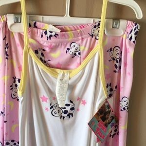 NWT Cow 🐄Pajamas